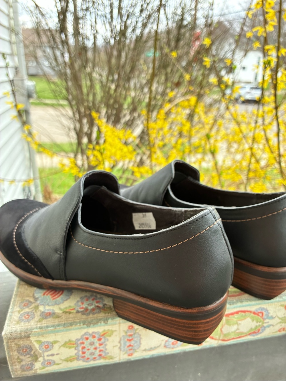 Women’s Naot Angin Slip-On Loafer 39 - Picture 4 of 6